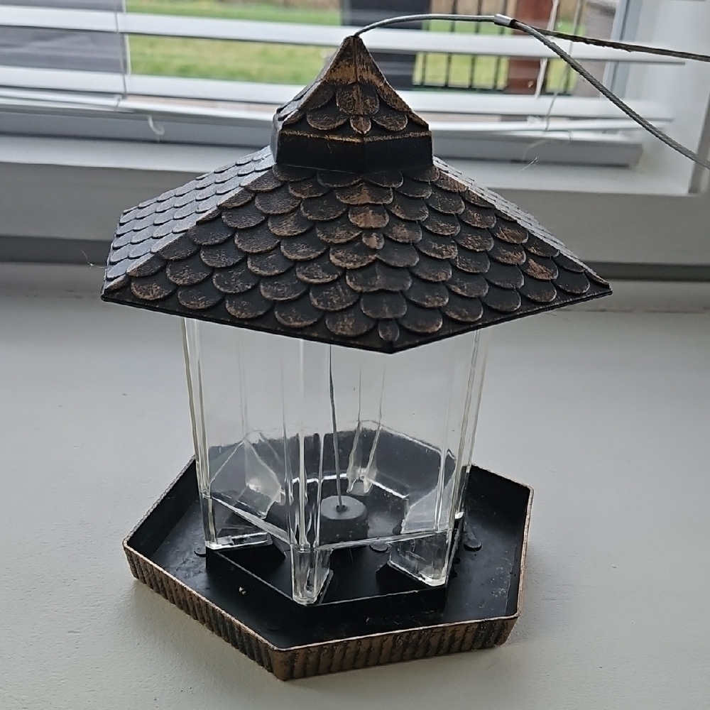 Hexagonal Hanging Bird Feeder - Black with Bronze Accents